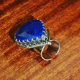Sterling silver ring with natural lapislazuli Morphology of Blue