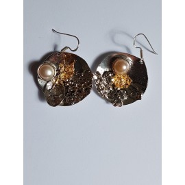 Earrings made entirely by hand in Ag925 silver and dusty pink pearl Sweet Imbroglio