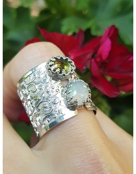 Sterling silver ring, natural opal and peridote, Bijuterii de argint lucrate manual, handmade