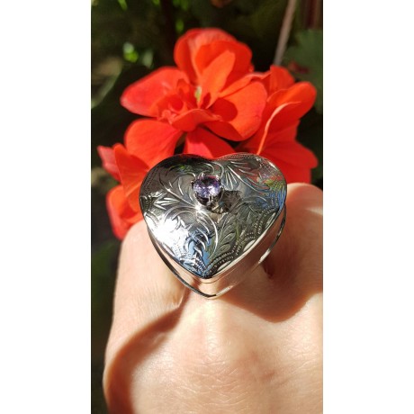Sterling silver ring and amethyst Heart of Amethyst, Bijuterii de argint lucrate manual, handmade