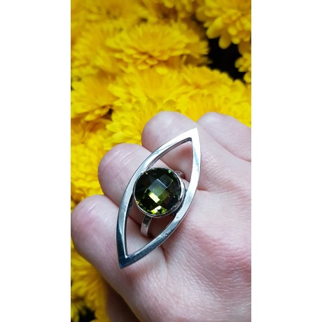 Sterling silver ring with natural green crystal, Bijuterii de argint lucrate manual, handmade
