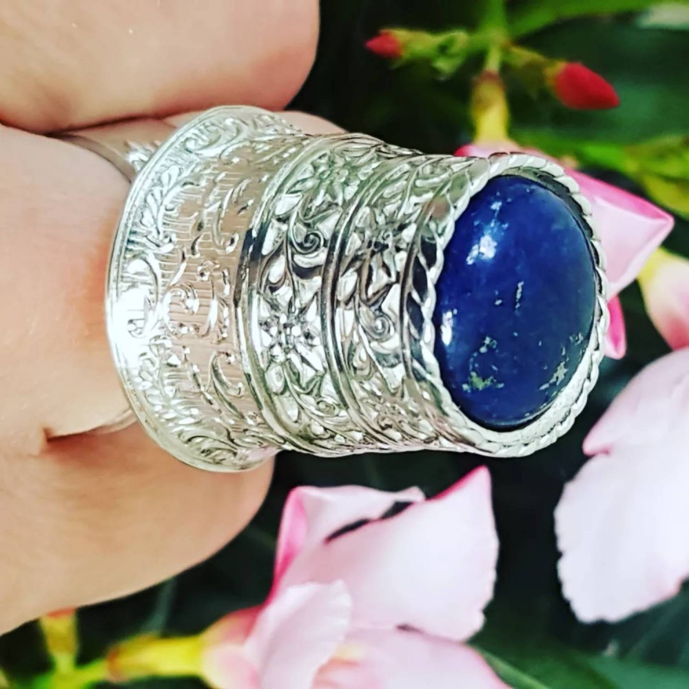 Sterling silver ring with natural lapislazuli Rising Bluzz