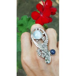 Vanity Baroque one-of-a-kind entirely handmade ring in solid Ag925 silver, cat's eye and lapis lazuli