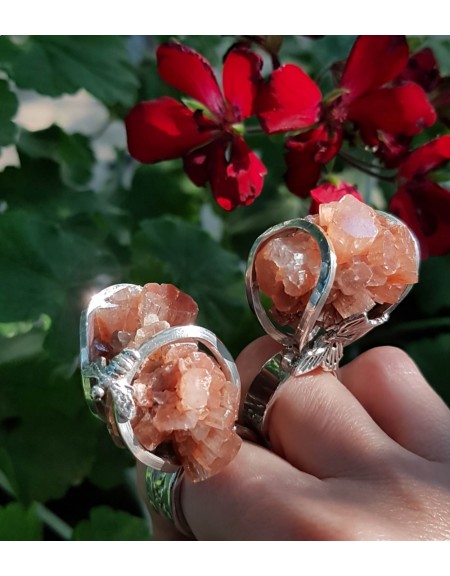 Unique ring entirely handmade in solid Ag925 silver and natural cluster aragonite Refashioning Selfhood, Bijuterii de argint lucrate manual, handmade