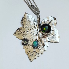 Sterling silver necklace with natural fire opal and green crystals, Bijuterii de argint lucrate manual, handmade