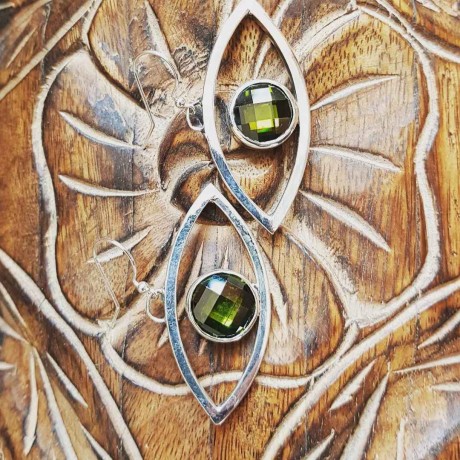 Sterling silver earrings and green crystals Green Eyes, Bijuterii de argint lucrate manual, handmade