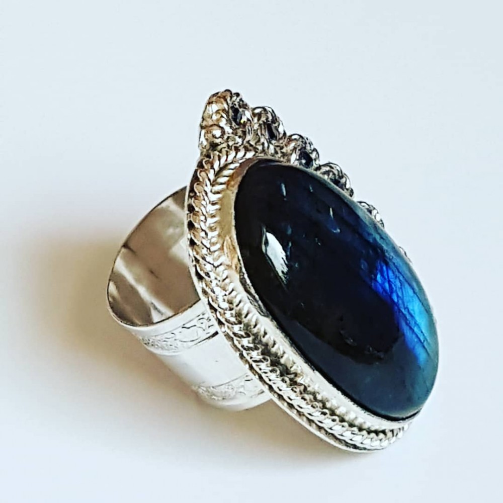 Sterling silver ring with natural labradorite