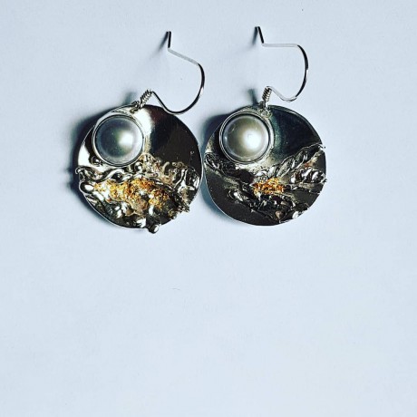 Earrings made entirely by hand in Ag925 silver, cultured pearls and 18k gold leaf, Bijuterii de argint lucrate manual, handmade
