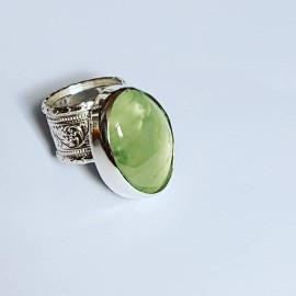 Ring made entirely by hand in solid Ag925 silver and natural pre-embellished Absynthum