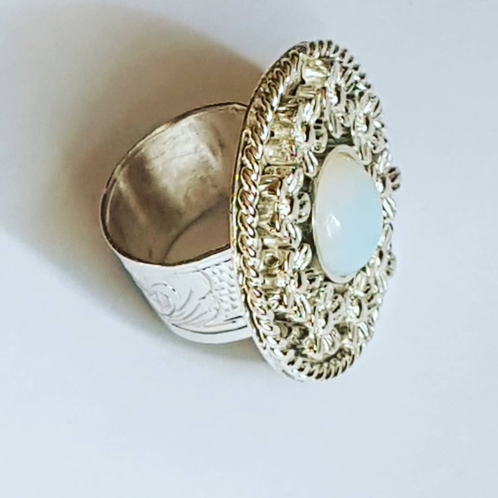 Ring made entirely by hand in solid Ag925 silver and opal BedofFlowers
