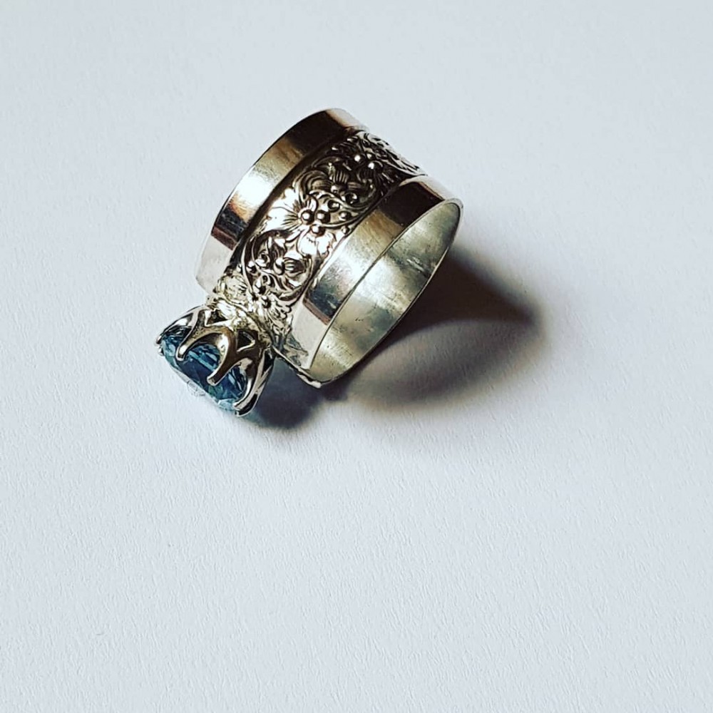 Sterling silver ring and aquamarine HindandForeLove