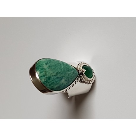 Handcrafted Sterling silver ring with Natural and agitated green amazon Hanging on green, Bijuterii de argint lucrate manual, handmade