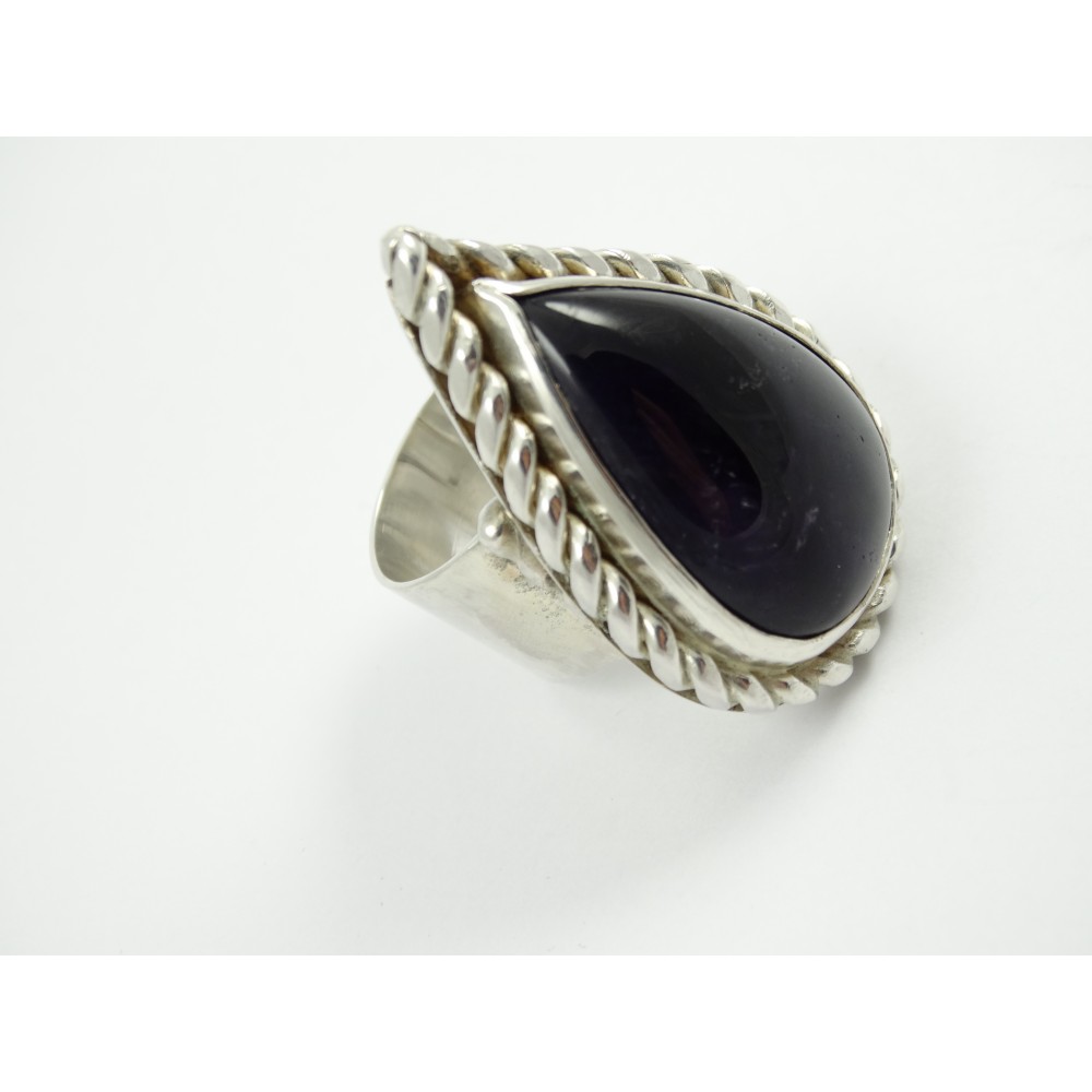 Sterling silver ring L’Esprit de Plaisir with large natural amethyst