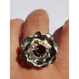 Sterling silver ring with natural red garnet and 14k Gold Rue d'Amour