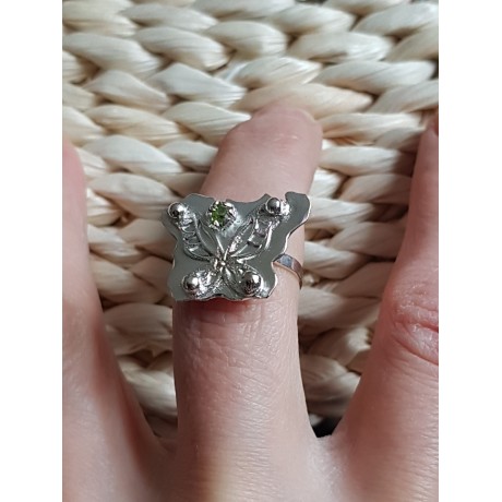 Sterling silver ring with natural peridotte, Bijuterii de argint lucrate manual, handmade