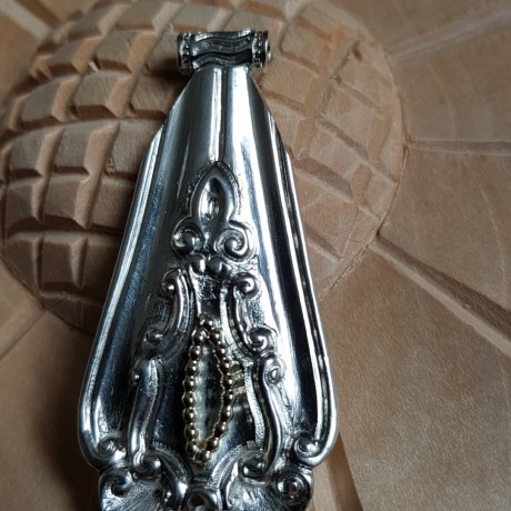 Sterling silver pendant with gold Outsmart, Bijuterii de argint lucrate manual, handmade