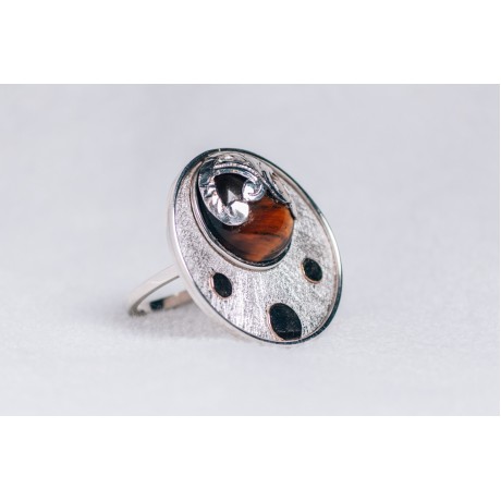Large sterling silver ring with cabochon hazel Tiger’s eye and three gold rounds, Bijuterii de argint lucrate manual, handmade