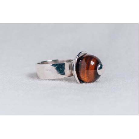 Large sterling silver ring with Tiger ’s eye ball and sterling silver cap, Bijuterii de argint lucrate manual, handmade