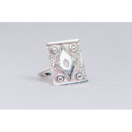 Large sterling silver ring with central diamond shape, Bijuterii de argint lucrate manual, handmade