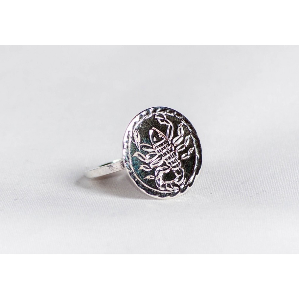 Sterling silver ring with engraved scorpion, handmade & handcrafted, design by bralhoff