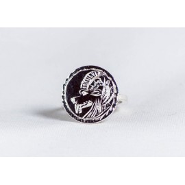 Sterling silver ring with engraved zoomorphic symbol, handmade & handcrafted, design by Ibralhoff
