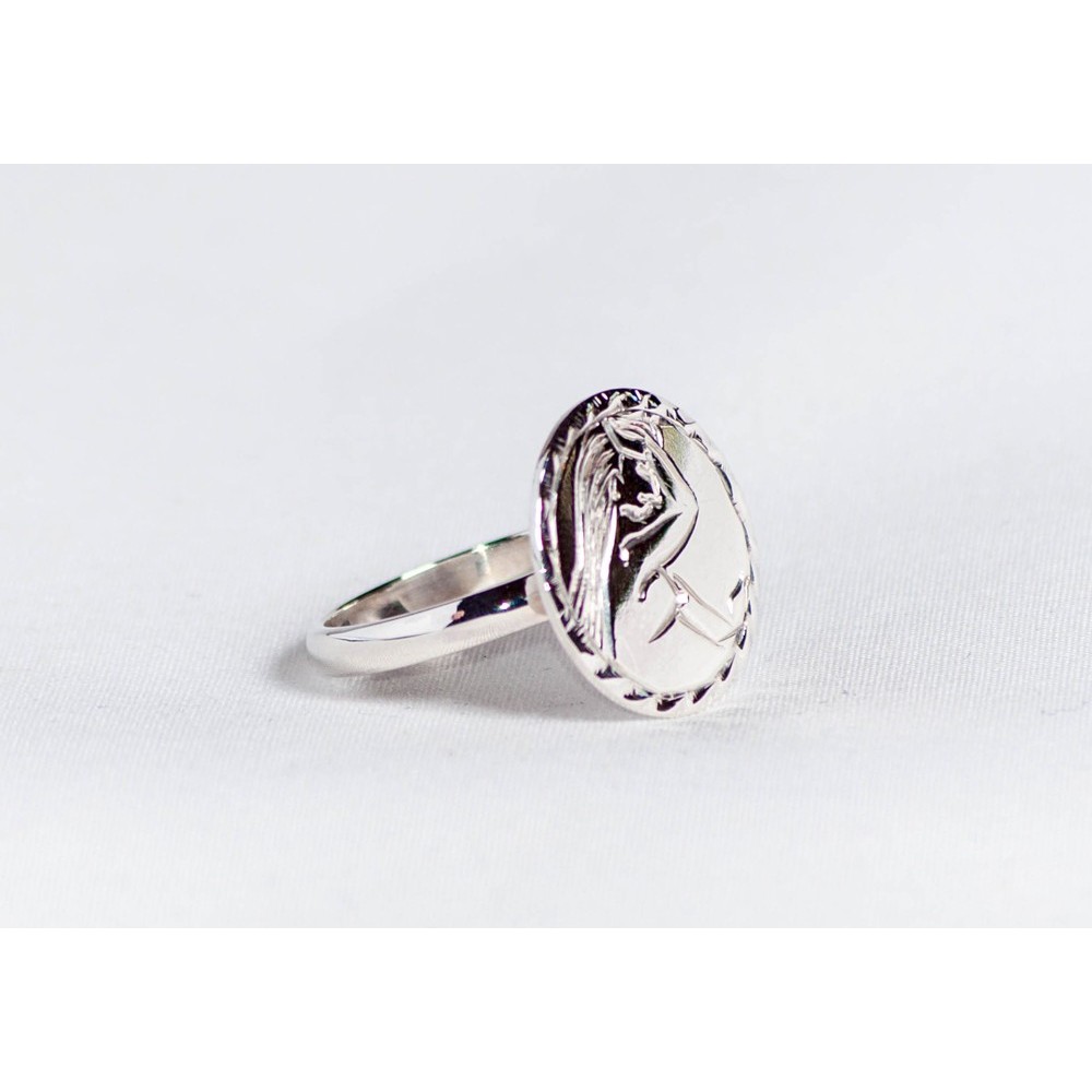 Sterling silver ring with engraved, gynocratic symbol, handmade & handcrafted, design by Ibralhoff