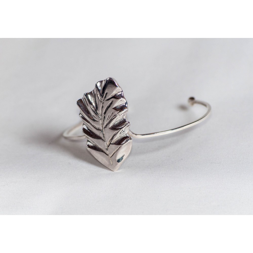 Sterling silver bracelet with vegetal symbol—leaf, design by Ibralhoff