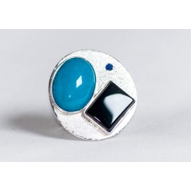 Large sterling silver ring with bluish jaspe and black onyx and smallish sapphire, handmade & handcrafted, design by Ibralhoff