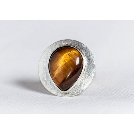 Large sterling silver ring with teardrop-shaped tiger’s eye, handmade & handcrafted, design by Ibralhoff, Bijuterii de argint lucrate manual, handmade