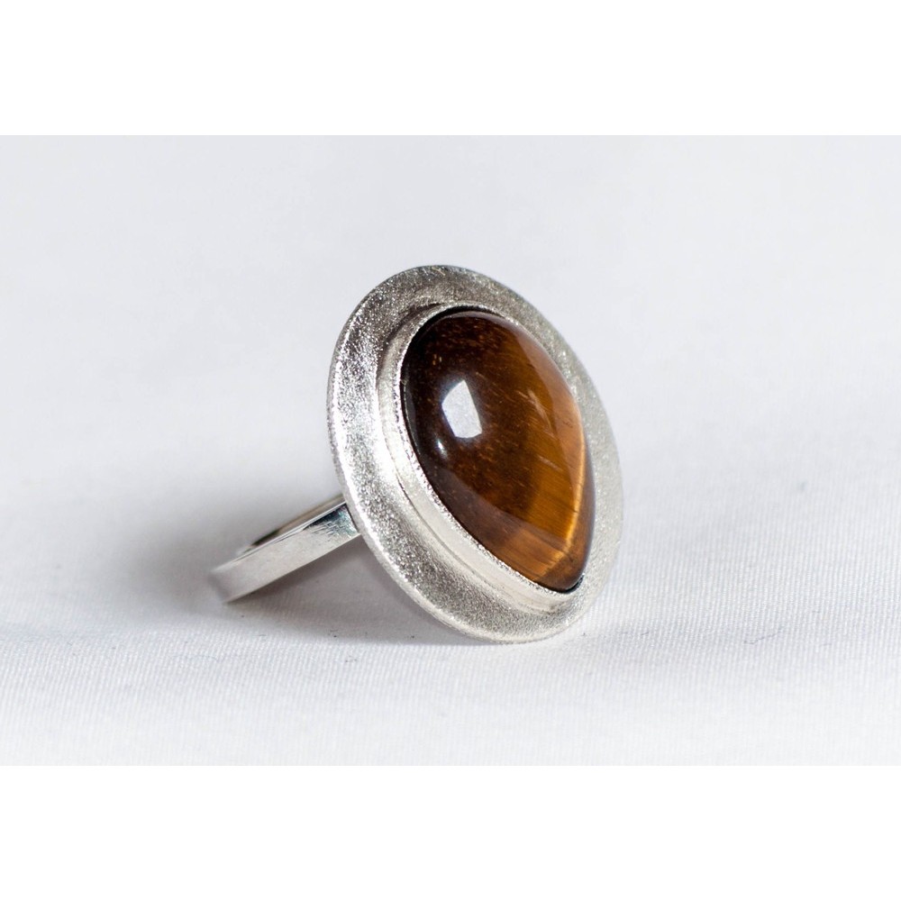 Large sterling silver ring with teardrop-shaped tiger’s eye, handmade & handcrafted, design by Ibralhoff